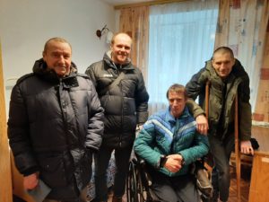 помощь бездомному