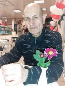 как помочь бомжу